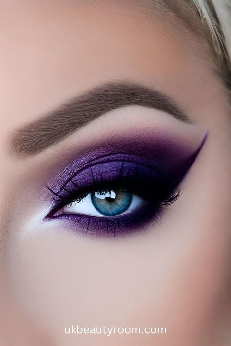 Purple Eyeshadow Looks, Rose Palette, Smokey Eye Makeup Look, Eye Makeup Images, Makeup Looks For Blue Eyes, Purple Smokey Eye, Purple Eye Makeup, Eye Makeup Looks, Smokey Eye Tutorial