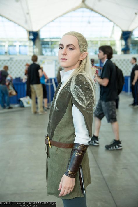 Legolas Cosplay, Legolas Greenleaf, Lotr Costume, Resin Model, Legolas, People Dress, Cosplay Ideas, Middle Earth, Halloween Cosplay