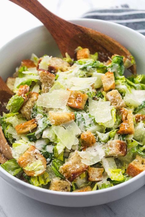 Homemade Caesar Salad Dressing, Rick Stein, Super Salads, Resep Salad, Caesar Salad Recipe, Salad Kits, Caesar Salad Dressing, Salad Recipes Video, Chicken Caesar Salad