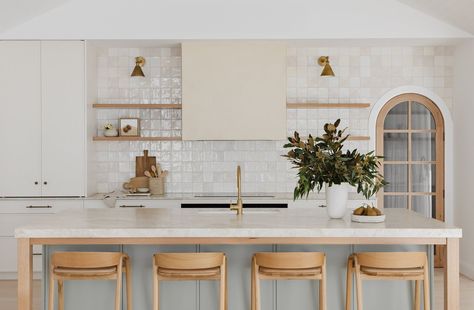 Kitchen Lighting Tips That Transform Your Kitchen Design — Zephyr + Stone Sophisticated Coastal, Kitchen Lighting Design, 2024 Kitchen, Coastal Interiors Design, Warm Interior, Boutique Interior Design, Japandi Style, Coastal Kitchen, Scandinavian Kitchen