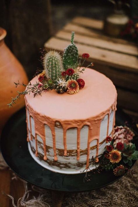 Southwestern Wedding, Vegan Wedding Cake, Wedding Color Trends, Vegan Wedding, Chocolate Wedding Cake, Fall Wedding Cakes, Western Wedding, Desert Wedding, Drip Cakes