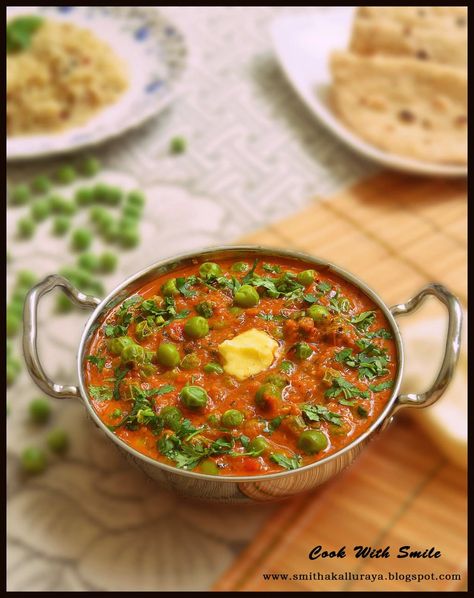 Butter Peas, Peas Masala Recipe, Bangalore Food, Karnataka Recipes, Vegetarian Treats, Chole Masala, Butter Masala, Restaurant Style Recipes, In A Mood