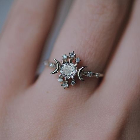 Sofia Zakia, Hand Jewelry Rings, E E Cummings, Future Engagement Rings, Fantasy Wedding, Dream Engagement Rings, Star Ring, Cute Rings, Pretty Rings