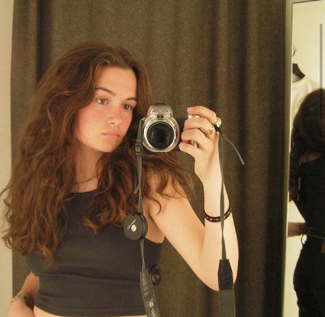 Film Camera Mirror Selfie, Mirror Camera Selfie, Polaroid Mirror Selfie, Marauders Painting, Digital Camera Mirror Selfie, Mirror Selfie With Camera, Digital Selfies, Hipster 2010s, Aesthetic Disposable Camera