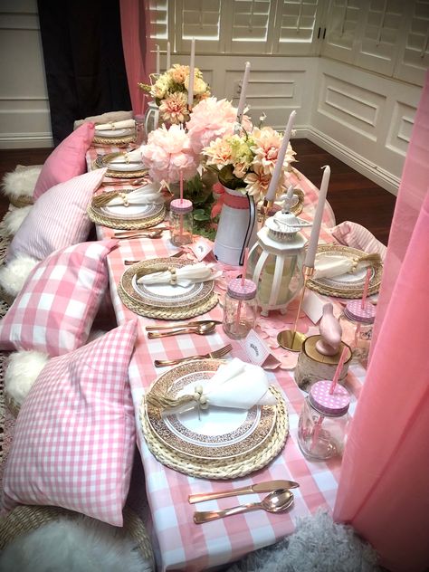 Pink Picnic Table Setting, Picnic Decoration Ideas, Picnic Rosa, Pink Gingham Tablescape, Pink Indoor Picnic, Pink Gingham Party Decorations, Pink Indor Picnic Birthday Party Invatations, Picnic Decor, Pink Picnic