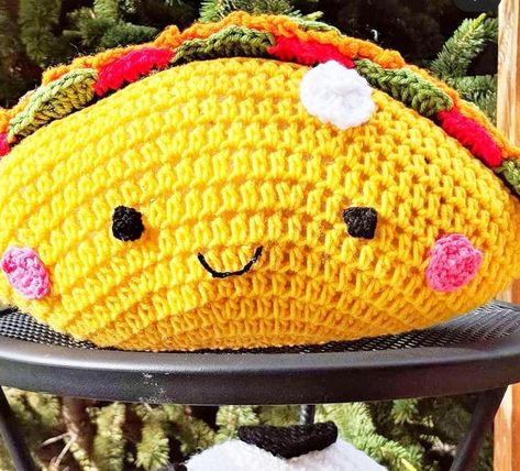 Crochet Taco Pillow, Taco Pillow, Crochet Taco, Make Your Own, Crochet Hats, Amigurumi, Make It Yourself, Crochet, Hats