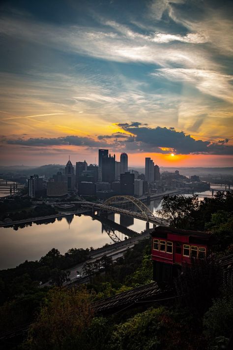 Pittsburgh Wallpaper, Urban Aesthetic, Iphone Backgrounds, Best Fan, Pittsburgh Pennsylvania, Windy City, Pittsburgh Pa, City Girl, Iphone Background