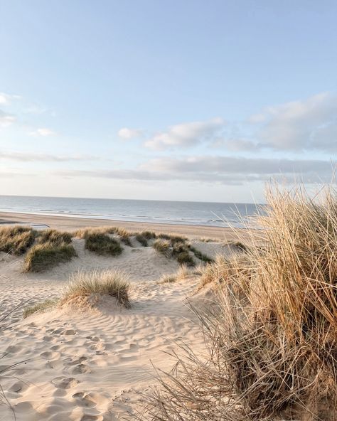 British Beach Aesthetic, Moments To Memories, Rye Sussex, British Beach, Rye Beach, Camber Sands, British Beaches, Coastal Wallpaper, Uk Beaches