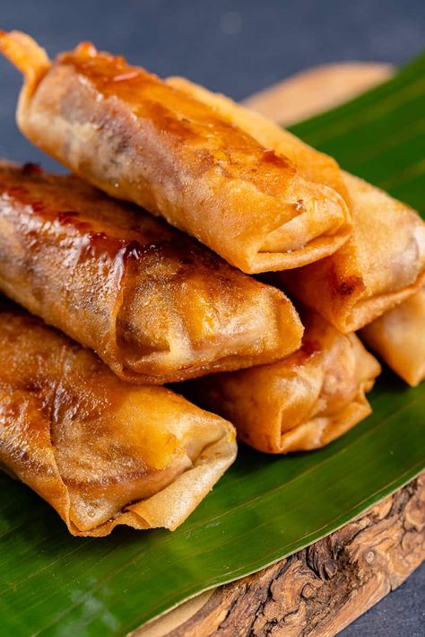 Banana Lumpia Recipe, Banana Turon, Lumpia Recipe Filipino, Turon Recipe, Banana Lumpia, Saba Banana, Lumpia Wrapper, Ripe Jackfruit, Lumpia Recipe