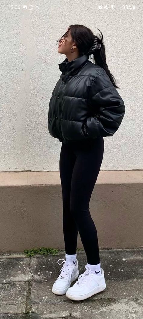 Gym Outfits Winter, Outfits Leggins, Pose Fotografi, Fashion Top Outfits, Miniskirt Outfits, Winter Fits, Casual Winter Outfits, Teenage Fashion Outfits, Streetwear Outfit