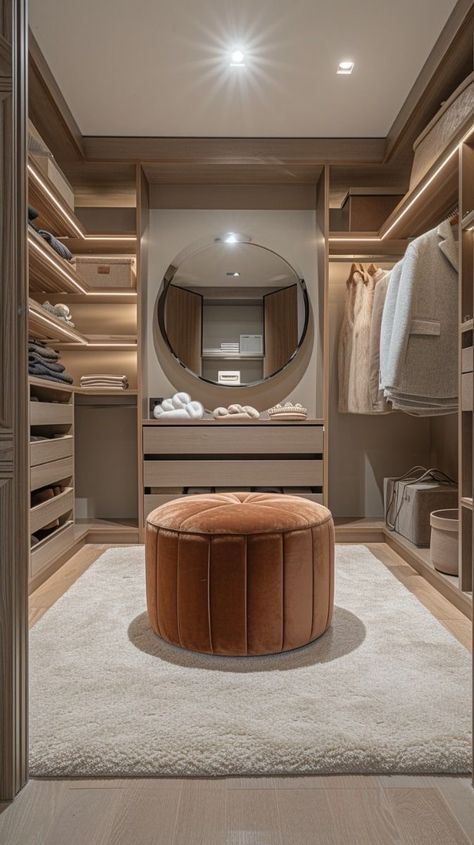 Walk In Closet Apartment, Luxury Closet Designs Master Suite, Closet Dressing Table, Master Dressing Room, Closet Minimalista, Walkin Closets Design, Small Dressing Rooms, Master Closet Design, Chic Closet