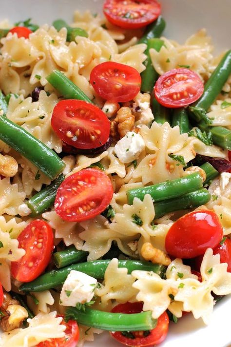 Green Beans And Cherry Tomatoes, Salad Feta, Pasta With Green Beans, Valley Kitchen, Beans And Tomatoes, Easy Pasta Dishes, Pasta Primavera, Green Beans And Tomatoes, Green Bean Casserole