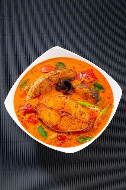 Photo fish curry_seer fish curry ,tradit... | Premium Photo #Freepik #photo #fish-curry #indian-curry #indian-dish #kerala-food Indian Fish Curry, Kerala Fish Curry, Fish Curry Indian, White Textured Background, Curry Indian, Kerala Food, White Bowl, Fish Curry, Indian Curry