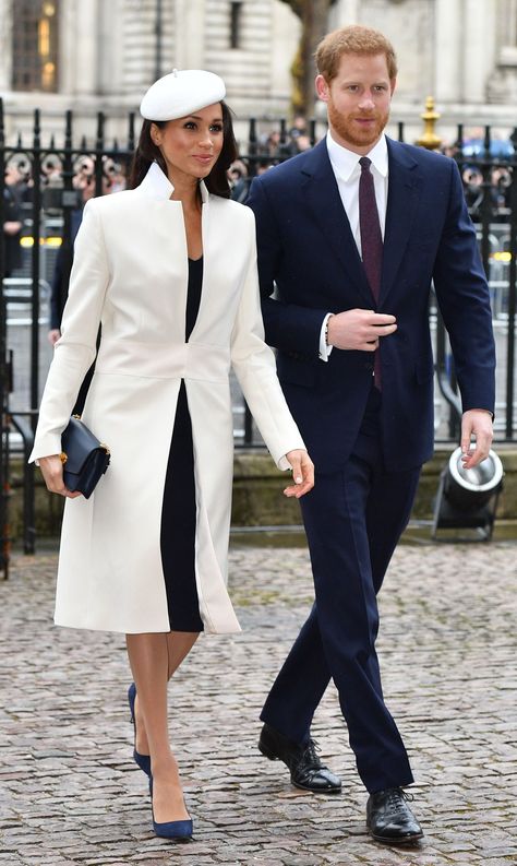 Gorgeous! Megan Markle in off-white. A formal neutral for a warm Winter like her. Joy Overstreet, Portland's personal color analyst, ColorStylePDX.com Couple Expectations, Estilo Meghan Markle, Father Of The Bride Outfit, Meghan Markle Outfits, Meghan Markle Photos, Prince Harry Et Meghan, Duchess Meghan, Princess Meghan, Prins Harry