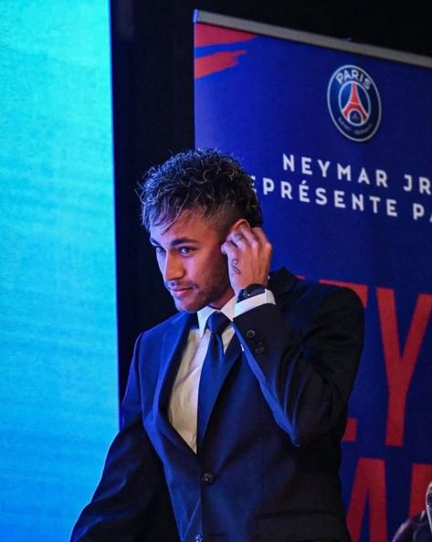 #brazil #footballer #football #neymar #neymarjr #njr #njr10 #psg #parissaintgermain #paris #france #parisfrance #cbf Neymar Paris, Football Neymar, Paris Saint-germain, Neymar Jr, Neymar, Paris France, Brazil, Soccer, Football