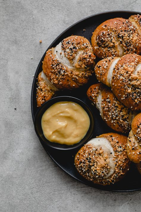 Everything Pretzel Knots Everything Pretzel, Pretzel Knots, Pretzel Roll Recipe, Pretzel Recipes, Seasoned Pretzels, Pretzel Shape, Pretzel Rolls, Bagel Seasoning, Pretzels Recipe