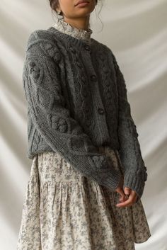 Take Ivy Style Book, Vintage Autumn Aesthetic Outfits, Cardigan Over Dress, Cottagecore Fashion Casual, Clothes Modest, London Queen, Under An Umbrella, Aran Cardigan, Her Outfits