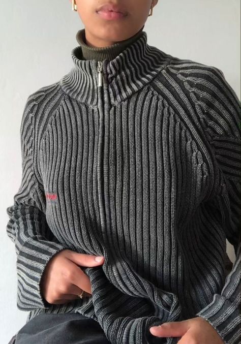 Zip Up Jumper Outfit, Diesel Sweater Outfit, Diesel Aesthetic, Winter Outfit 2023, Diesel Outfit, Diesel Style, Diesel Sweater, Streetwear 2023, Gray Outfit