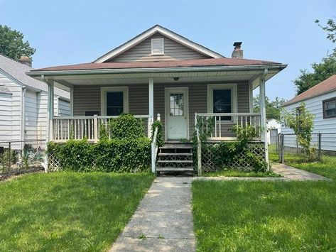 1262 MINNESOTA AVE COLUMBUS, OH 43211 3 Bedrooms 2 Bathroom $700 Rent 985 square feet Economical living in this single-family 3 bedroom, 2 bath home. Living space includes decorative fireplace, shared doorway between bedrooms. Call for more details: (800) 467 5324 #badcredit #pasteviction #lowincome #houserent #homerent #rentalhouse #houseforrent #rent #house #apartmentrent #renttowown #renttoOwn #rentown #badcreditscore #lowcredit Low Income House, Decorative Fireplace, Low Income Housing, Rent House, Usa House, Family Apartment, House For Rent, 3 Bedroom Apartment, Sims 4 Build