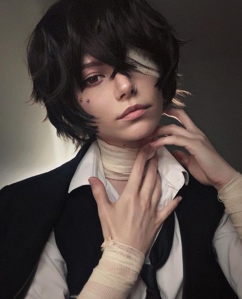 Dazai Cosplay, Bungou Stray Dogs Wallpaper, Asian Cosplay, Dazai Bungou Stray Dogs, People Clothes, Cosplay Tips, Cosplay Characters, Dazai Osamu, Cosplay Makeup