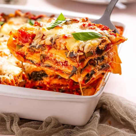 The Best Vegetable Lasagna (Easy, Cheesy, Meatless) Lasagna Pictures, Lasagne Aesthetic, Best Ever Lasagna Recipe, Best Easy Lasagna Recipe, Birthday Diner, Make Ahead Lasagna, Dinner Lasagna, White Chicken Lasagna, Lasagna Recipe With Ricotta