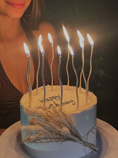 Candles For Birthday Cake, Birthday Esthetics Background, Aesthetic Birthday Cake Pictures, Birthday Corner Decoration, Aesthetic Birthday Candles, Simple Party Decorations At Home, December Birthday Aesthetic, Birthday Cake Candles Aesthetic, Birthday Cake Picture Ideas