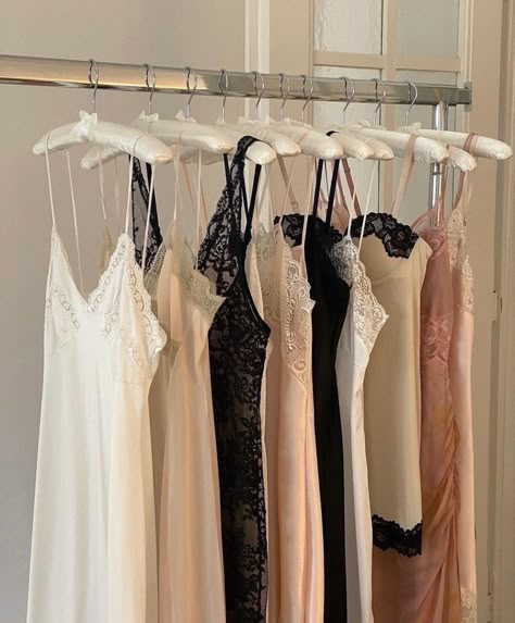 Luxury Fashion Aesthetic, Park Avenue Princess, Charlotte York, Night Gowns, Estilo Chic, Soft Feminine, Pretty Lingerie, Future Me, Light Academia