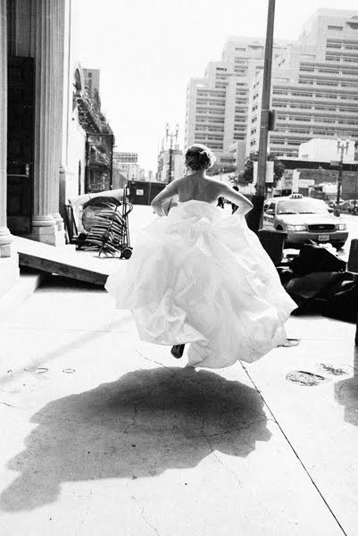 Runaway Debut Photoshoot, Runaway Bride, Bride Photoshoot, Bride Photography, Nyc Wedding, Fashion Photoshoot, Gossip Girl, Bride And Groom, Wedding Bride