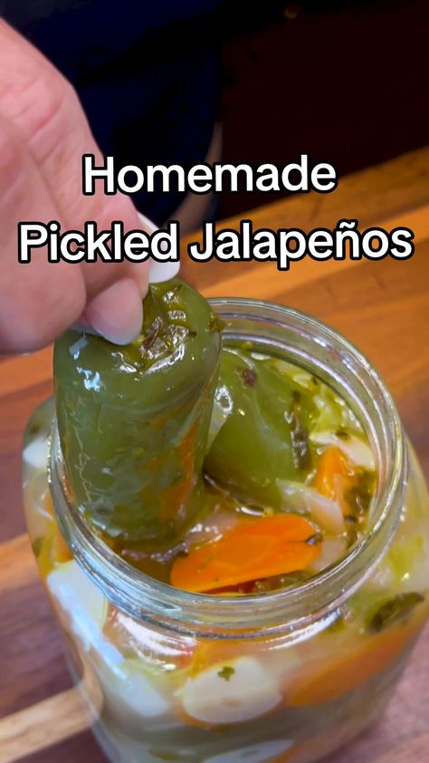 Pickled Jalapenos Whole, Canning Whole Jalapeno Peppers, Picked Jalapenos Recipe, Pickle Jalapenos Recipe, How To Pickle Jalapenos, Pickled Jalepeno Recipes, Pickled Jalapenos Recipe Canning, Pickled Whole Jalapenos Recipe, Jalapeño Pickles