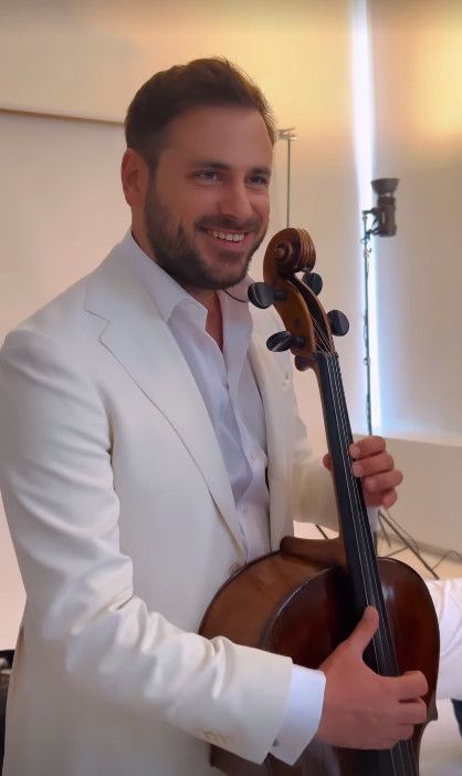 Hauser Cello Pictures, Stjepan Hauser Cello, Hauser Cello Selfie, Bradley Cooper Young, Cello Photo, Gym Membership Card, Cello Photography, Hauser Cello, Stjepan Hauser