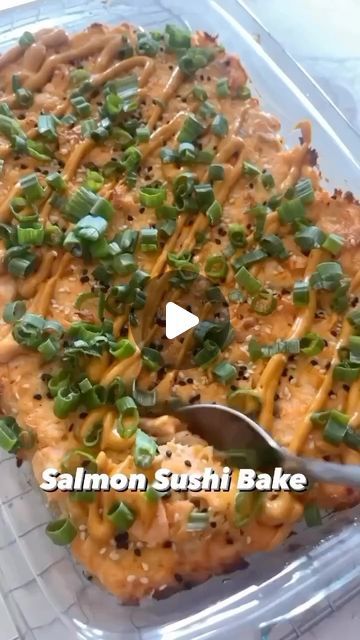 Sizzlefish | SIZZLEFISH SALMON SUSHI BAKE 🍣 from @spread.the.grub! 

Start by seasoning 3 fillets of salmon (I get mine from @sizzlefishfit) with s... | Instagram Sushi Bake Salmon, Salmon Baked Sushi, Salmon Sushi Bake Recipe, Salmon Sushi Bake, Salmon Bake, Kewpie Mayo, Sushi Bake, Sushi At Home, Salmon Sushi