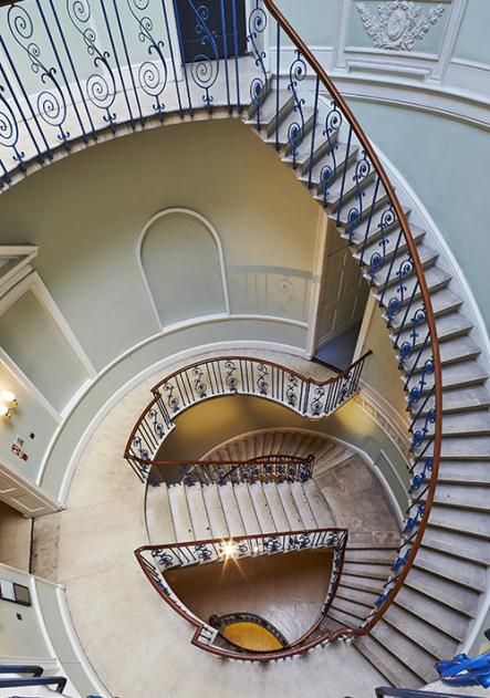 Nelson Staircase Courtauld Gallery, Beautiful Staircases, Interior Staircase, Somerset House, House London, Foyer Design, Pop Up Book, Engagement Photo Inspiration, The Pond