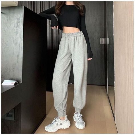 Korean Sweatpants Outfit, Outfit Ideas Korean, Track Pants Outfit, High Waisted Sweatpants, Korean Outfit Street Styles, Outfit Korean, Sweatpants Outfit, Pants Baggy, Practice Outfits