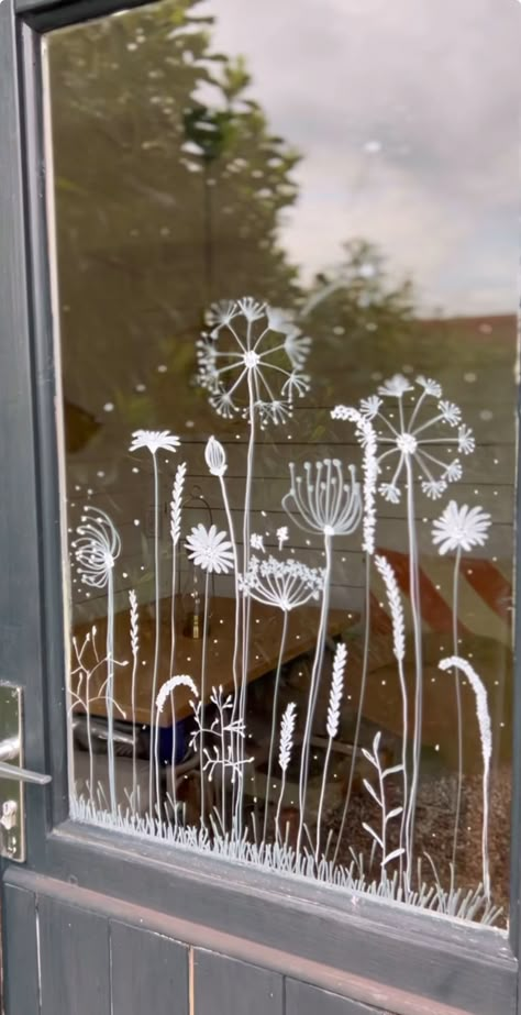 Chalk Paint Window Art, Window Chalk Ideas, January Window Painting, Spring Window Art Ideas, Winter Window Chalk Art, Tree Window Painting, Valentines Window Art, Window Marker Ideas, Spring Window Painting Ideas