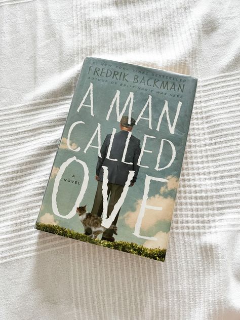 Book cover of A Man Called Ove Fredrik Backman, Books To Read In Your 20s, Book Signing Event, A Man Called Ove, Popular Book Series, Unread Books, Christmas Gifts For Couples, Sweet Stories, Book Suggestions