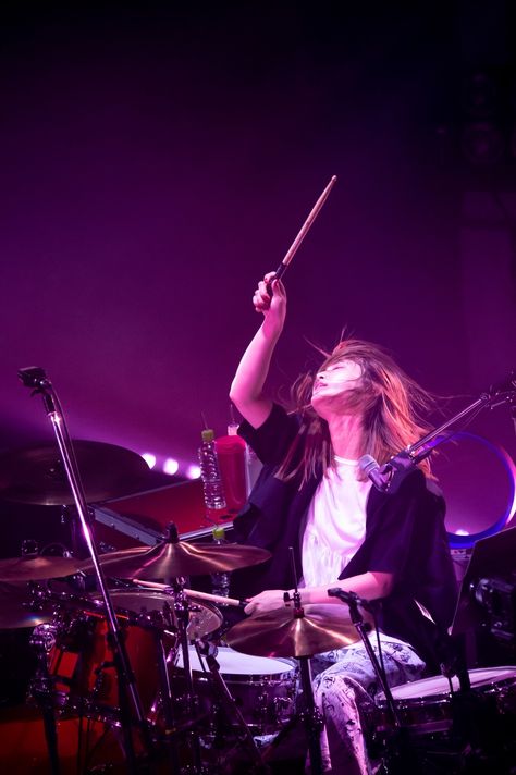 Holding Drumsticks Reference, Rock Drummer Aesthetic, Drummer Pose Reference, Blasting Music Aesthetic, Female Drummer Aesthetic, Producing Music Aesthetic, Determined Aesthetic, Phone Ringtone Music, Music Aesthetic Art