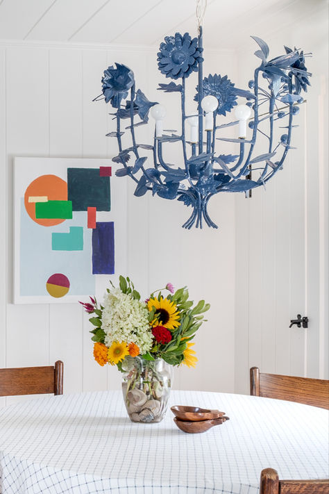 Room from Natalie Guertler Interiors Primary Color Interior Design, Chinoiserie Living Room Ideas, Color Interior Design, Playhouse Furniture, Funky Lighting, Stray Dog Designs, Assorted Flowers, Interior Murals, Blue Chandelier