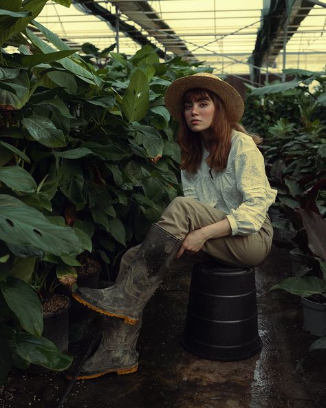 A woman sitting on a barrel in a greenhouse photo – Free Portrait Image on Unsplash Dark Personality, Emotional Detachment, Night Portrait, Best Business Ideas, Feeling Used, Woman Sitting, Girls Pin, Personal Relationship, Portrait Images