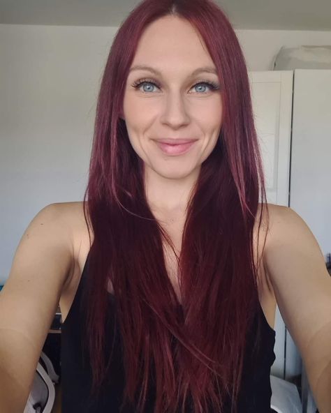 Deep Set Eyes, Natural Cleaning Products, Wine Red, Hair Goals, Hair Ideas, Red Hair, Cinnamon, Hair Color, Long Hair Styles