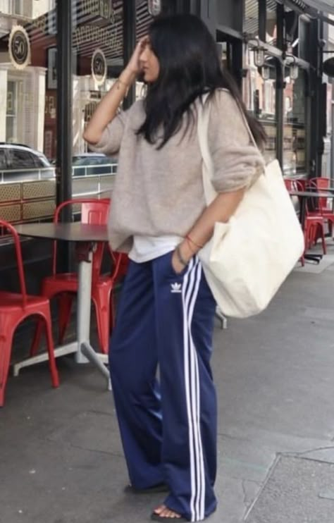 London Soccer Game Outfit, Cold Sporty Outfit, Netflix And Chill Date Outfit, Brown Adidas Track Pants Outfit, Striped Track Pants Outfit, Styling Track Pants Women, Blue Adidas Track Pants Outfit, Jogging Adidas Outfit, Green Adidas Track Pants Outfit