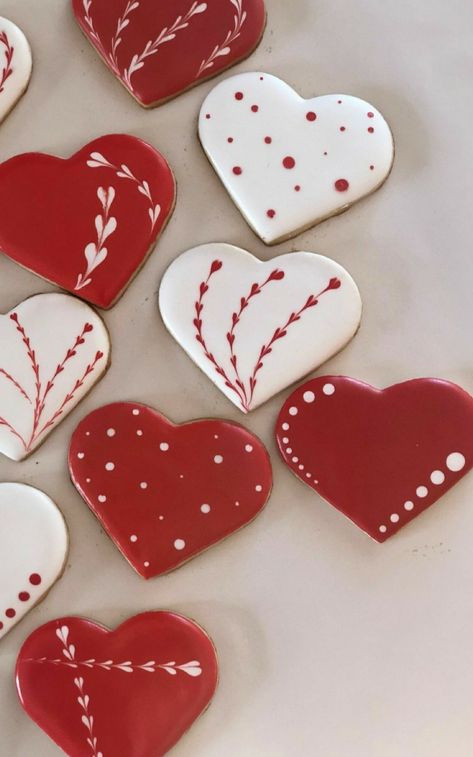 Heart Iced Cookies, Red And White Cookies Decorating Ideas, Frosted Valentine Sugar Cookies, Heart Cutout Cookies, Heart Shape Cookies Decorated, Iced Valentine Cookies, Sugar Cookie Hearts, Valentine Cookie Ideas Royal Icing, Heart Cut Out Cookies