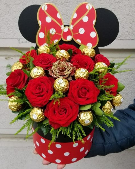 Quince Stuff, San Valentine, Flower Box Gift, Mickey Y Minnie, Valentines Flowers, Flower Boxes, Valentin Nap, Flower Gift, Serbia