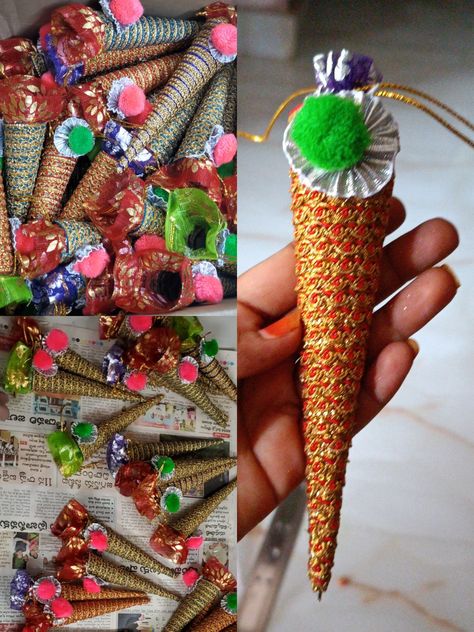 Decorative cones for mehendi function which can be reusable as many times as you can..... Ready to accept orders..... Mehendi Cone Decoration, Mehndi Cone Decoration, Mehandi Platter, Bid Boxes, Bra Cake, Cone Decoration, Packing Idea, Mehendi Function, Mehndi Cone