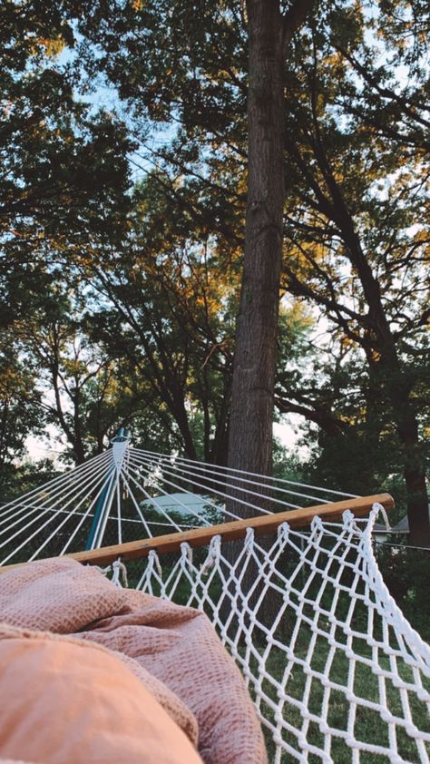 Hammock Vibes, Aesthetic Hammock, Cozy Summer Aesthetic, Laid Back Aesthetic, Hammock Aesthetic, Porch Hammock, Aesthetic Beach House, Cold Aesthetic, Cozy Hammock