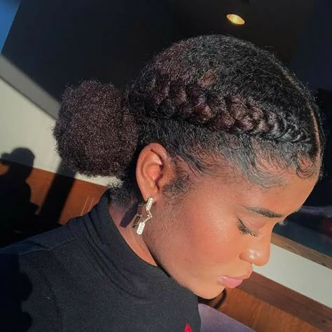 Plaits Hairstyles Black, Updo Cabello Natural, Wedding Short Hair, Cabello Afro Natural, Protective Hairstyles For Natural Hair, Quick Natural Hair Styles, Plaits Hairstyles, Bun Updo, Quick Braided Hairstyles