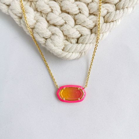 Kendra Scott Elisa Enamel Framed Necklace 19" Chain, 0.72" L X 0.44" W Pendant 14k Gold Over Brass, Sunset Ombre Illusion Rest Assured, All Our Items Are 100% Authentic And Will Be Shipped Within Two Business Days. So Go Ahead And Shop With Confidence! Kendra Scott Necklace Cheap, Kendra Scott Elisa Open Frame Necklace, Kendra Scott Lips Necklace, Kendra Scott Sunset Necklace, Texts Pranks, Birthday Preppy, Preppy Necklaces, School Wishlist, Sunset Ombre