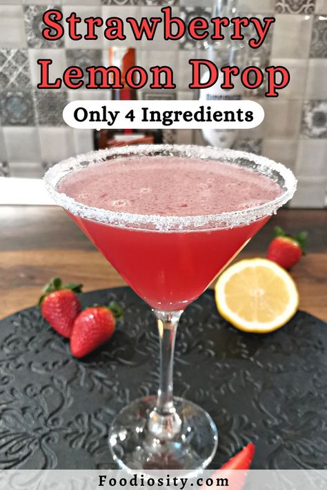 Lemon Drop Recipe Drinks, Strawberry Lemon Drop, Easy Vodka Cocktail, Lemon Drop Drink, Lemon Drop Recipe, Vodka Cocktails Easy, Lemon Drop Cocktail, Fun Drinks Alcohol, Alcholic Drinks