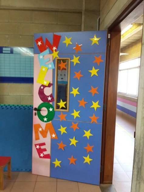 Door Decor For Kindergarten, Door Decor Kindergarten, Kindergarten Class Door Decoration Ideas, Preschool Door Decoration Ideas, Door Decorations Classroom Kindergarten, Pre School Doors Decoration, Openday Decoration, Class Door Decoration Ideas For Preschool, Door Decoration For Kindergarten