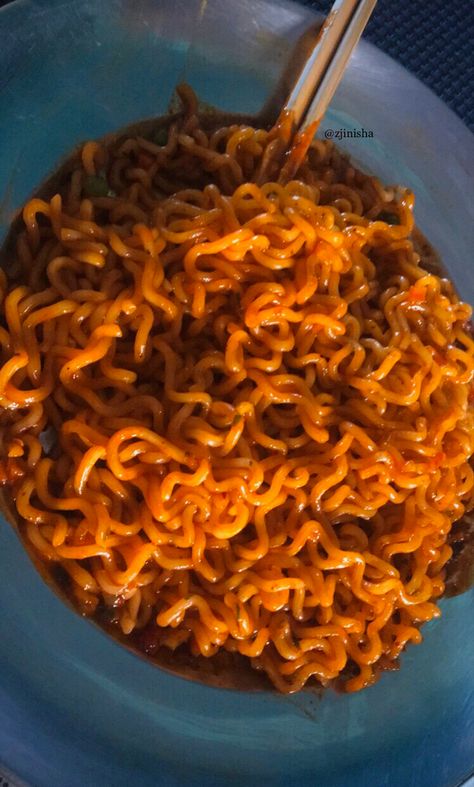 Spicy Noodles Aesthetic, Spicy Food Aesthics, Ramen Aestethic, Ramen Recipes Easy, Spicy Noodles, Food Babe, Delicacy Food, Food Therapy, Tasty Foods