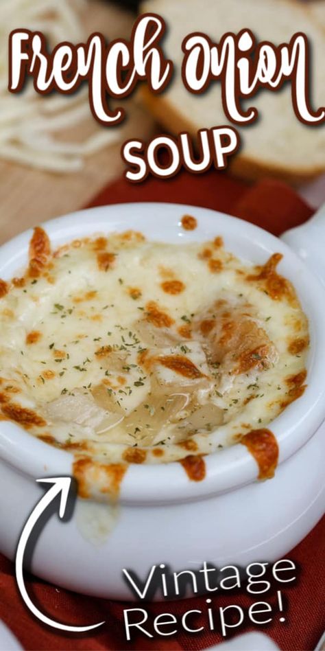 This EASY FRENCH ONION SOUP recipe is the perfect saltiness and spice. Gooey cheese and a fantastic taste. A classic, quick and delicious soup recipe. #frenchonionsoup #souprecipe #easysoup #onionsoup Easy French Onion Soup Recipe, Easy French Onion Soup, Homemade French Onion Soup, Best French Onion Soup, Kitchen Sanctuary, Classic French Onion Soup, Onion Soup Recipe, French Soup, French Onion Soup Recipe